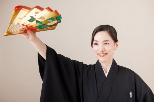 伶以野陽子ハネ扇